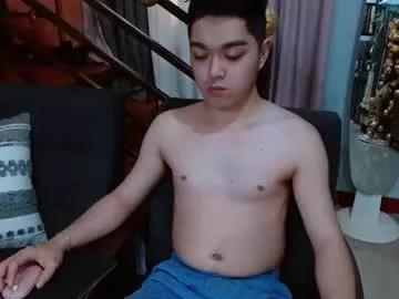 Naked Bigshowforyouxx wants you to fuck his body now bigshowforyouxx from Chaturbate