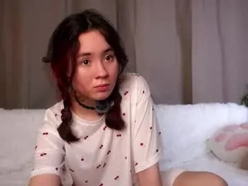 britthe — GOAL: hey hey Lina [10 tokens remaining] Lina on the line! Show me all ur love!!!! #natural #new  #skinny #18