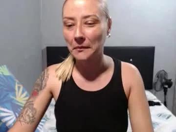 caro_milf_ from Chaturbate