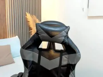 dafne_arias — Slow, wet and provocative oil show #skinny #new #18 #daddysgirl #latina [106 tokens remaining]