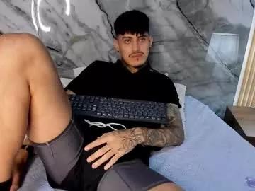 Naked Enzorodriguezz wants you to fuck his body now enzorodriguezz from Chaturbate