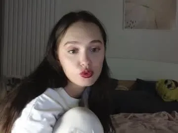 evi_woow — GOAL: cream on my tits [387 tokens remaining] Welcome to my room! Good morning for rich and sexy people ) #feet #brunette #new #cute #young