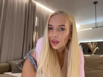 ewagreen — fingering pussy  [632 tokens left] #new #lovense #anal #blonde #squirt