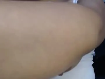 fucking_temptation1 — milk squirt [27 tokens left]  #hairy #couple #milf #milk #cum