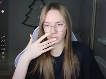 littlevildevil — strip + pussy play <3 [1555 tokens left] #smalltits #natural #young #blowjob #c2c 40tk