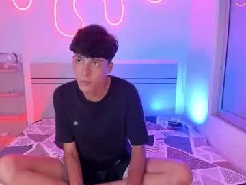 Join Luccas_ferreira, he wants to masturbate for you luccas_ferreira from Chaturbate