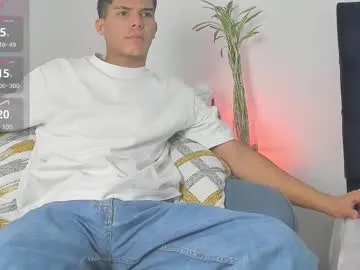 marcus_moreno — I want to CUM for you ! Help me  #cum  #latino #lovense #18 #bigcock  [599 tokens remaining]