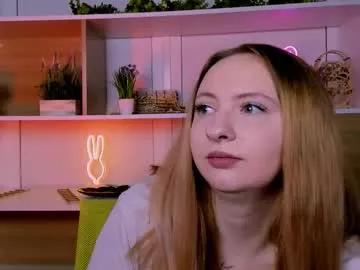 mila_glow from Chaturbate