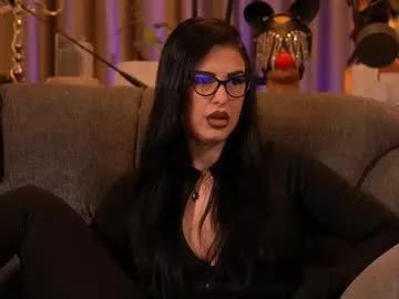 mistresskellykent from Chaturbate