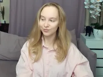 nicolavanderbie — GOAL: lick my finger so slow [8 tokens remaining] Hi hi, I am Nicoletta, Ntmu ;) #18 #shy #feet #teen #skinny