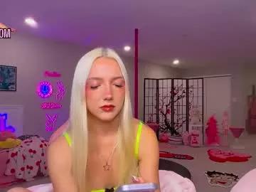 Discover 21 years old riababe from Chaturbate riababe from Chaturbate