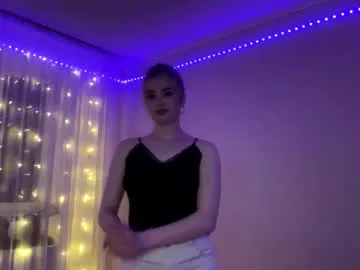 vedalipscomb — Goal: Tease with my top Hi! Im Kira welcome to my room #18 #new #teen #bigboobs #young [22 tokens remaining]