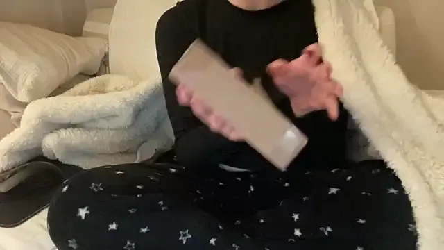 18yoteenvirgin — Group on StripChat