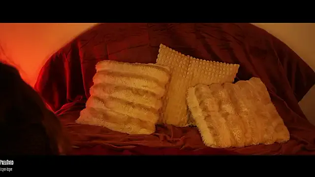 9Calliope — Regarde mes fesses en position cuillre