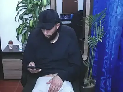 StripChat _noahdiaz is Freechat _noahdiaz — Help me with my goal and look my milk