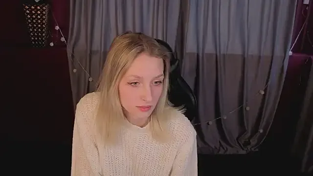 Akiro_Kim7 — show legs