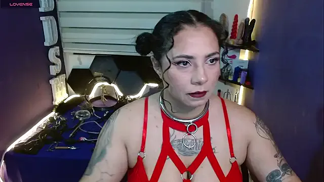 Alexa_Slavehot777 — Anal plug with hot sauce