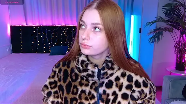 Alisa_Wood — Tease in summer dress with sensual dance