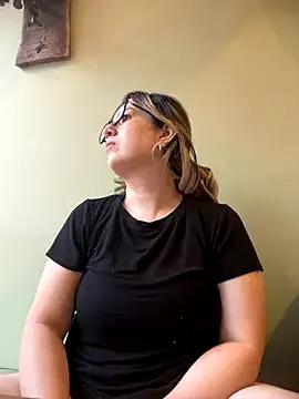 Sweet Amooraaamoon wants you to fuck their body now amooraaamoon from StripChat