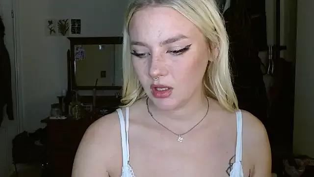 Sweet April_LoveUK wants you to fuck their body now April_LoveUK from StripChat