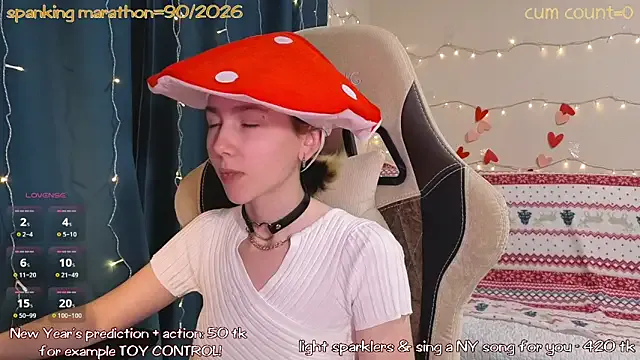 Aurora_First — flash underboobies !