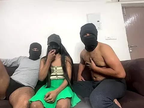 Discover sexy camslut Avnikaur avnikaur from StripChat