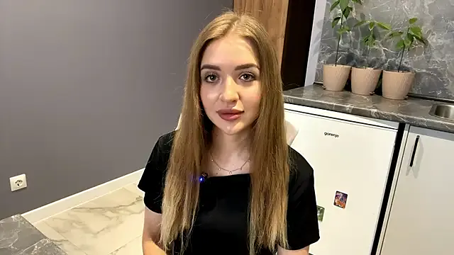 StripChat BeaCazin is Freechat BeaCazin — Show color of my panties!