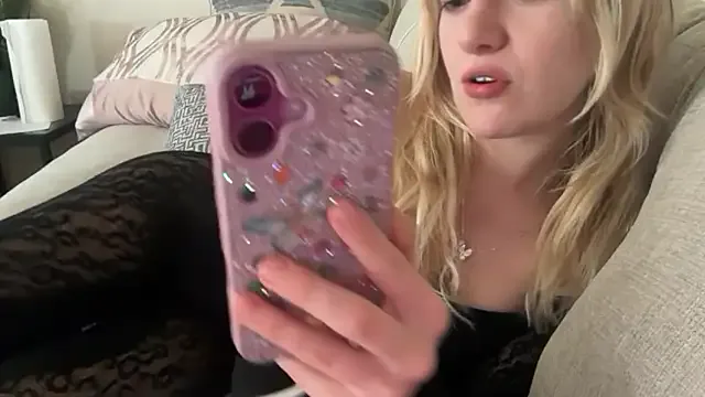 blondebunny999_999 — kitty flash in doggy