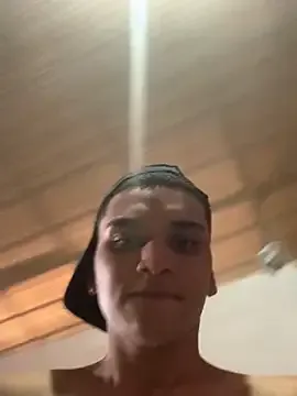 StripChat branquinhodelicia is Freechat branquinhodelicia — Masturbao no Banheiro