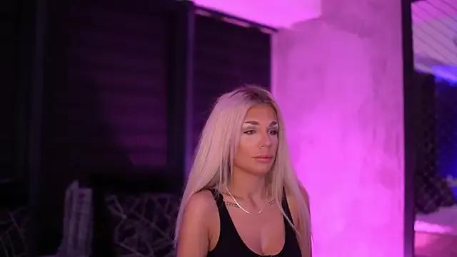 Cute Candy_Ivy wants you to fuck her body now Candy_Ivy from StripChat