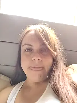 CARITOMIO — Blow a kiss