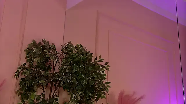 CrystalRedd — i wanna make a huge mess