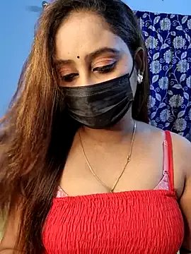 Cute-lusi from StripChat