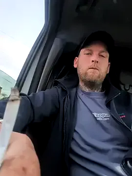 dave32000 — Freechat on StripChat