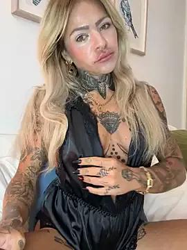 Naked Divina_X_ wants you to fuck their body now Divina_X_ from StripChat