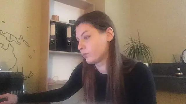 DollyRoma from StripChat