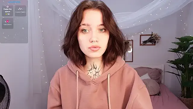 Elastikisss — let's see my outfit in full length?