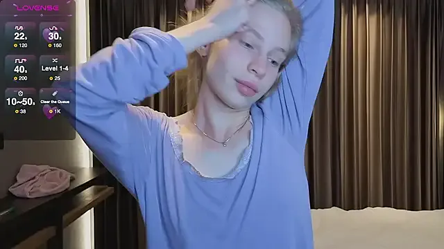 Elis_Fox — SHOW PUSSY CLOSE-UP AND SPREAD!