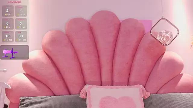 Masturbate to StripChat's ElodieRousse_ ElodieRousse_ from StripChat