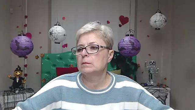 Join EmiliaGree, she wants to masturbate for you EmiliaGree from StripChat