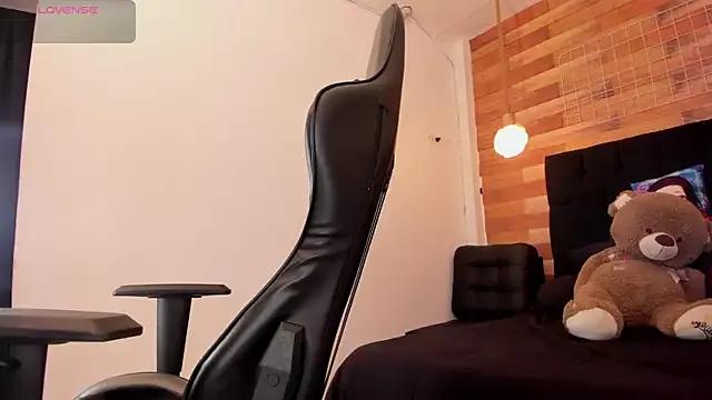 Watch StripChat's Emily_brown04 Emily_brown04 from StripChat