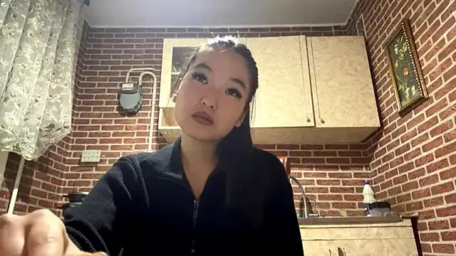 EmmaLeexth from StripChat