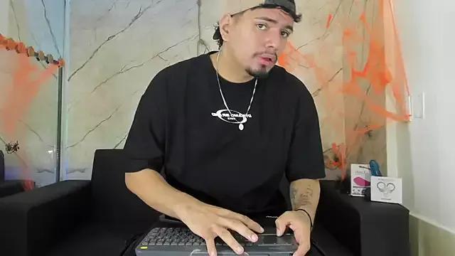 EnriquevillaF from StripChat