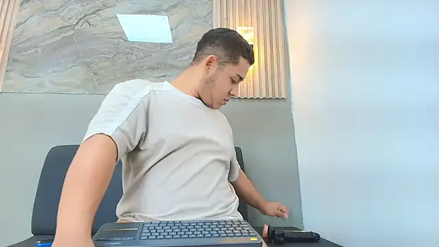 Erick_craig — PLAY 4U