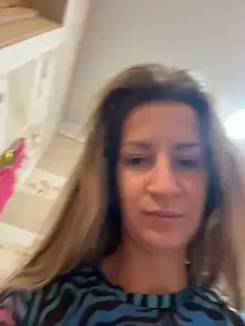 EvvaMur — take off the white top