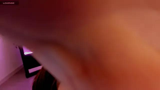 Masturbate to 23 years old FameyBlum from StripChat FameyBlum from StripChat