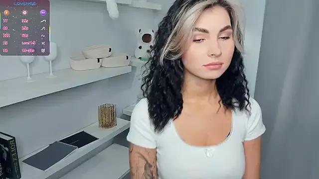 Try FeliciaKogen, she wants to masturbate for you FeliciaKogen from StripChat