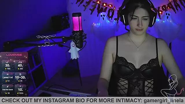 Naked Gamergirl-Linela wants you to fuck their body now Gamergirl-Linela from StripChat