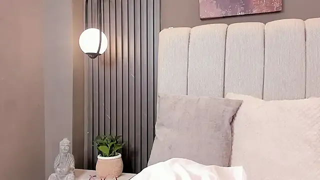 GiannaColling1 — SHAKE MY JUICY BOOTY FRONT THE CAM