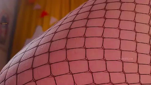 Sweet Giantess_Eva wants you to fuck her body now Giantess_Eva from StripChat